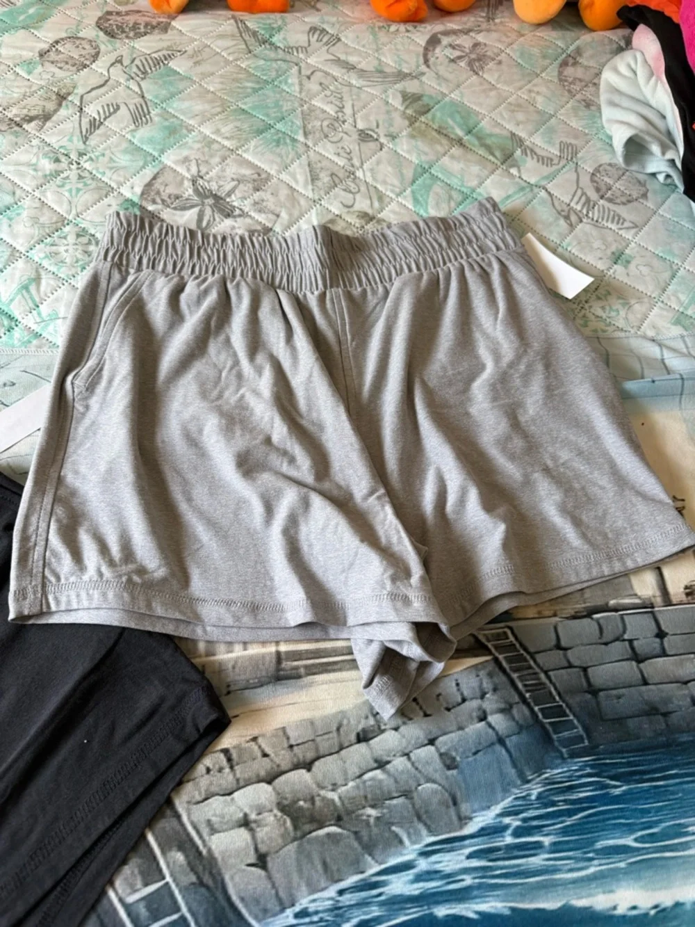 NWT Buttercore Elastic Waist Shorts Set - Black & Light Gray - Picture 9 of 15